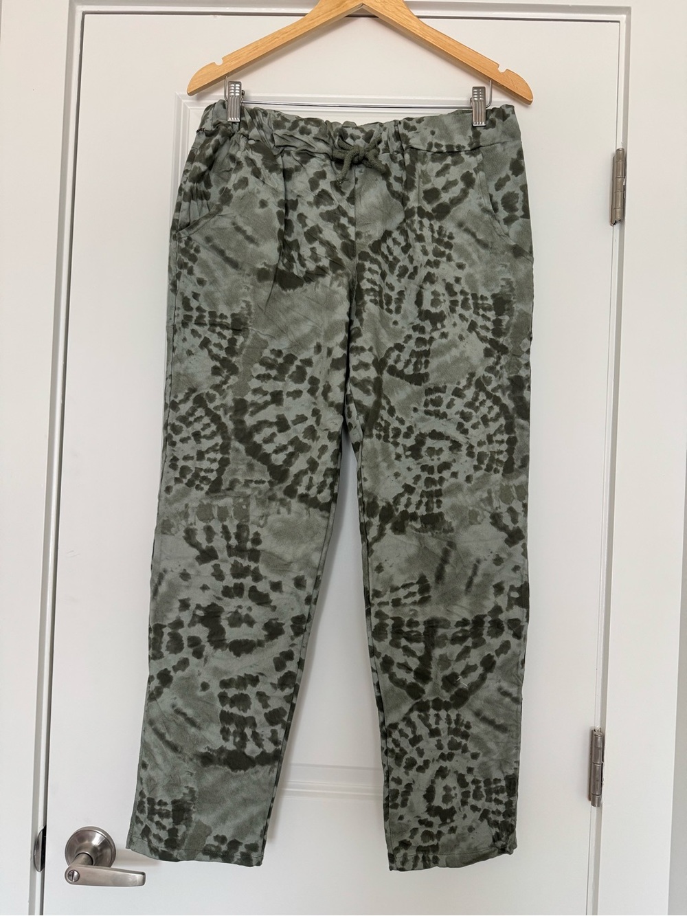 Women's Olive Tie-Dye Jogger Pants with Drawstring Waist